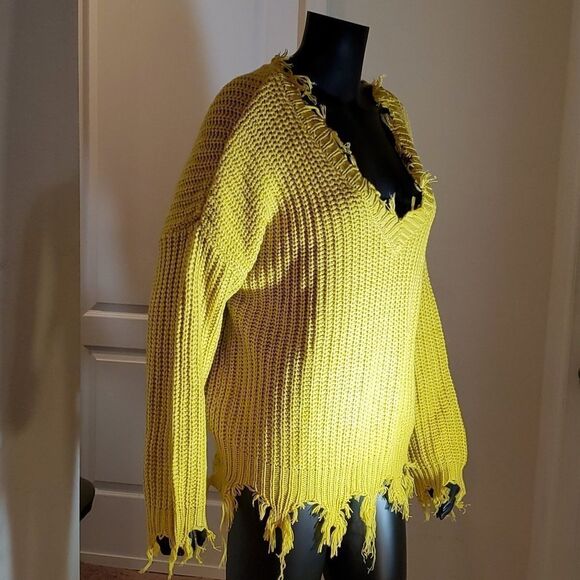 NWT LOVE TREE V-NECKLINE WOMEN"S SWEATER - Picture 7 of 16